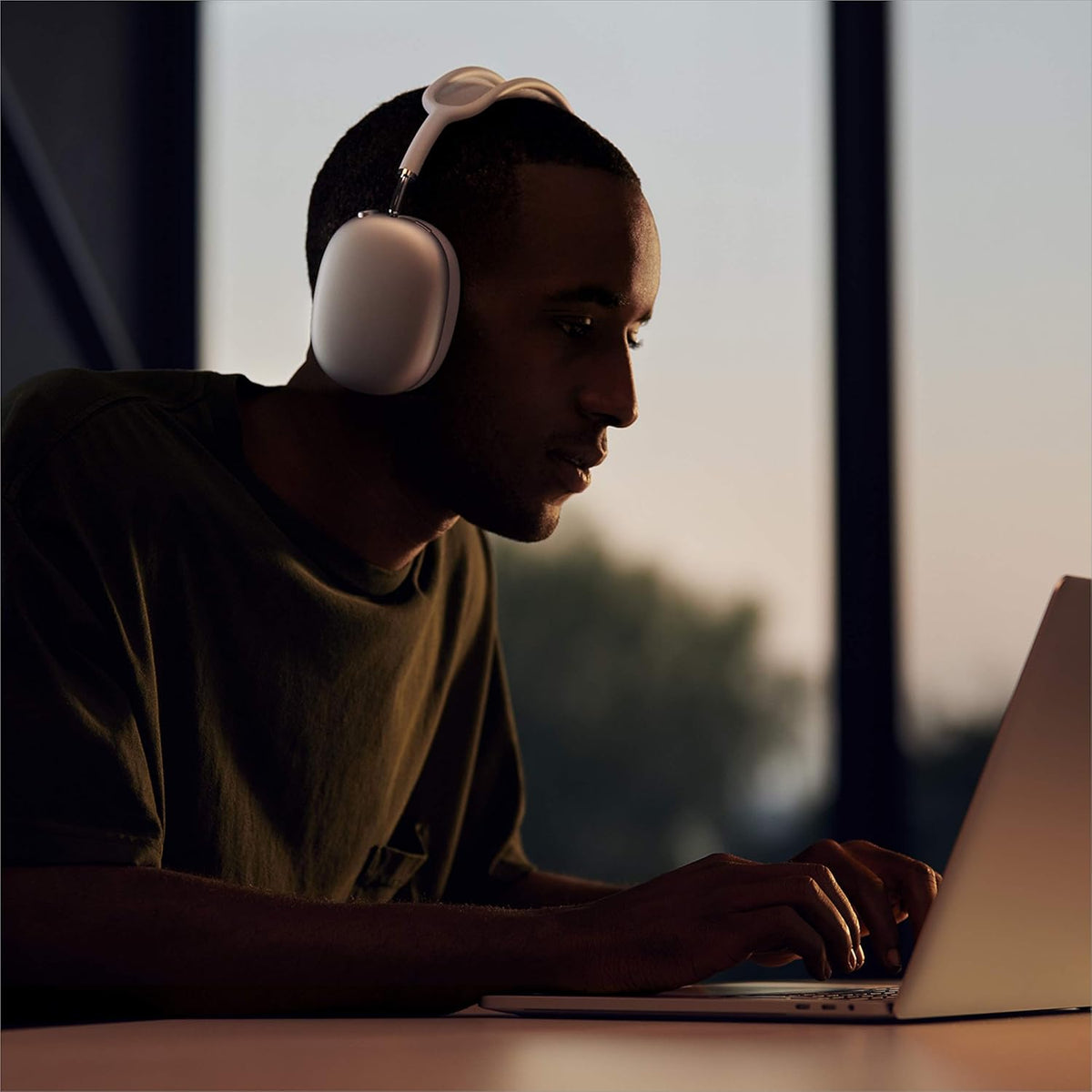 Apple AirPods Max - Space Gray (Renewed)