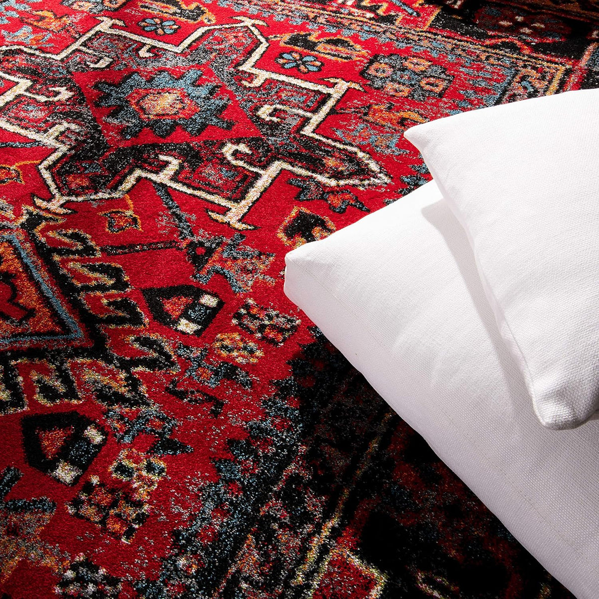 SAFAVIEH Vintage Hamadan Collection Area Rug - 8' Square, Red & Multi, Traditional Persian Design, Non-Shedding & Easy to Clean, Ideal for Living Room, Bedroom, Dining Space (VTH211A)