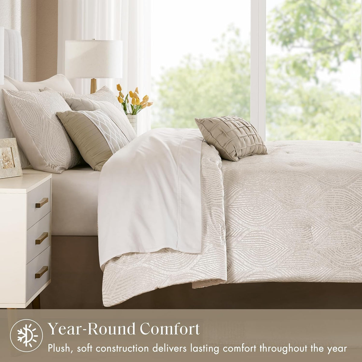 Madison Park 7-Piece Velvet Comforter Set, Jacquard Bedding Sets for All Season, Includes Comforter, Bed Skirt, Pillow Shams and Decorative Pillow, Queen/King/Cal King, Nocturne, Champagne | All Season