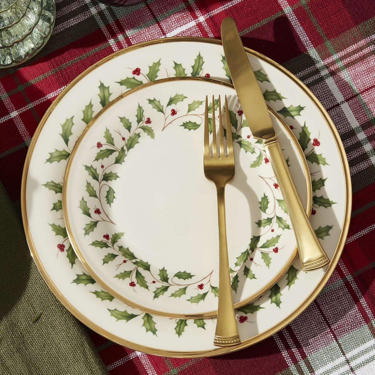 Lenox 899203 Holiday 18-Piece Dinnerware Set, Service For 6