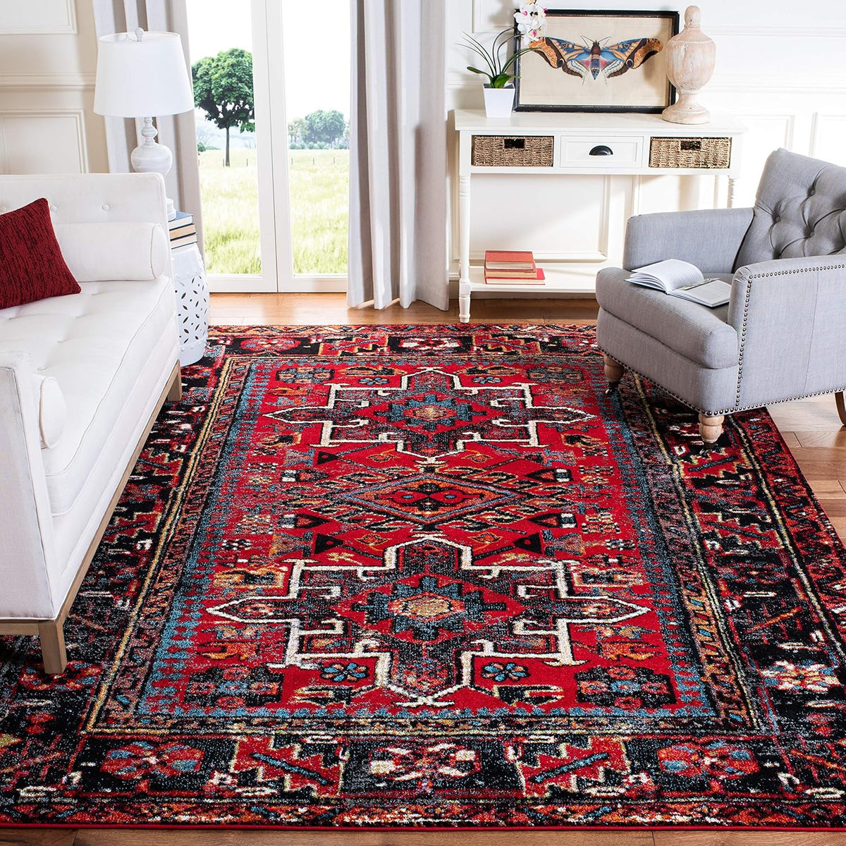 SAFAVIEH Vintage Hamadan Collection Area Rug - 8' Square, Red & Multi, Traditional Persian Design, Non-Shedding & Easy to Clean, Ideal for Living Room, Bedroom, Dining Space (VTH211A)