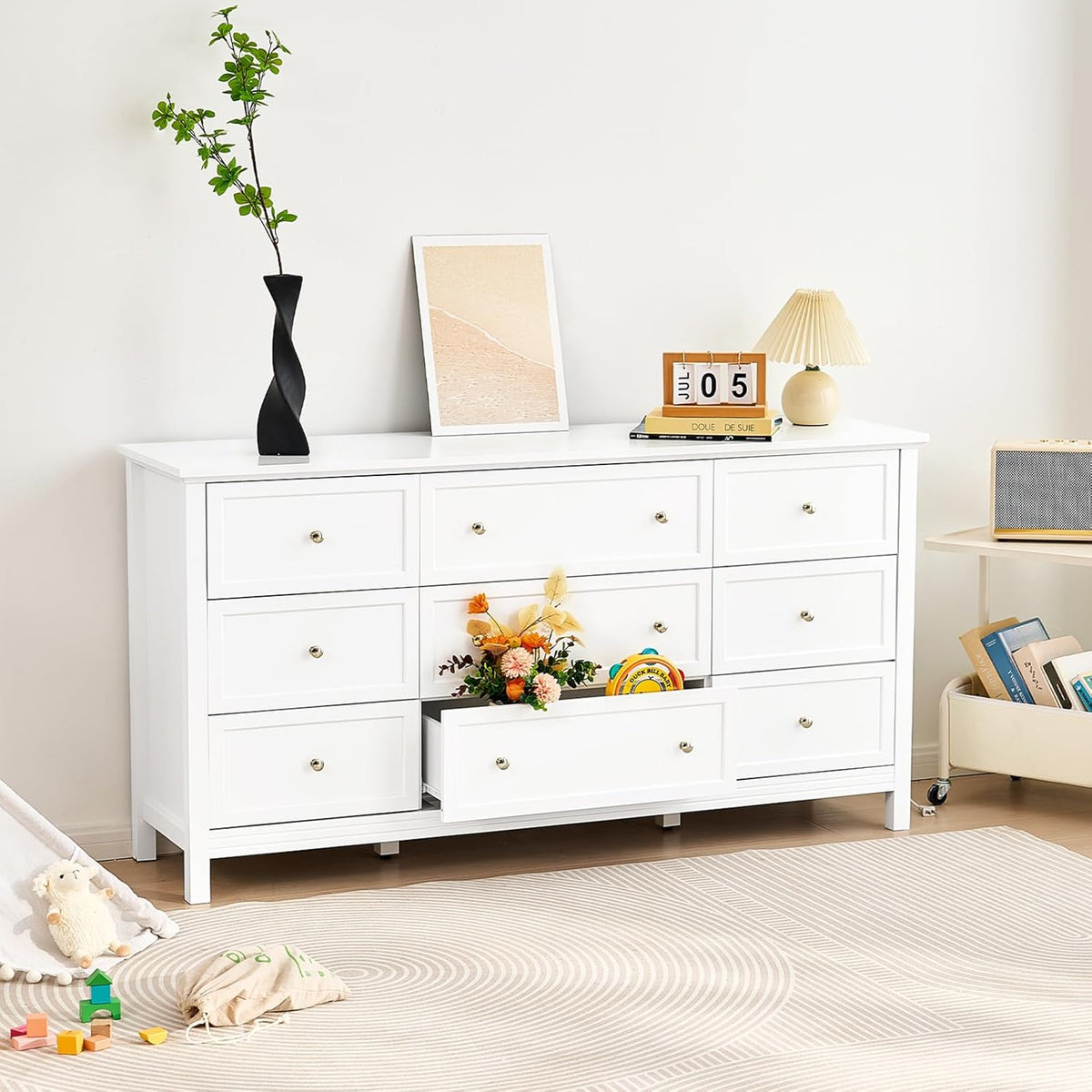 VEVOR 9 Drawer Dresser, Wooden Chest of Drawers with Sliding and Anti-tip Device, Retro Minimalist Dresser Chest, Closet Storage TV Stand Organizer for Living Room, Hallway, Bedroom, Entryway, White
